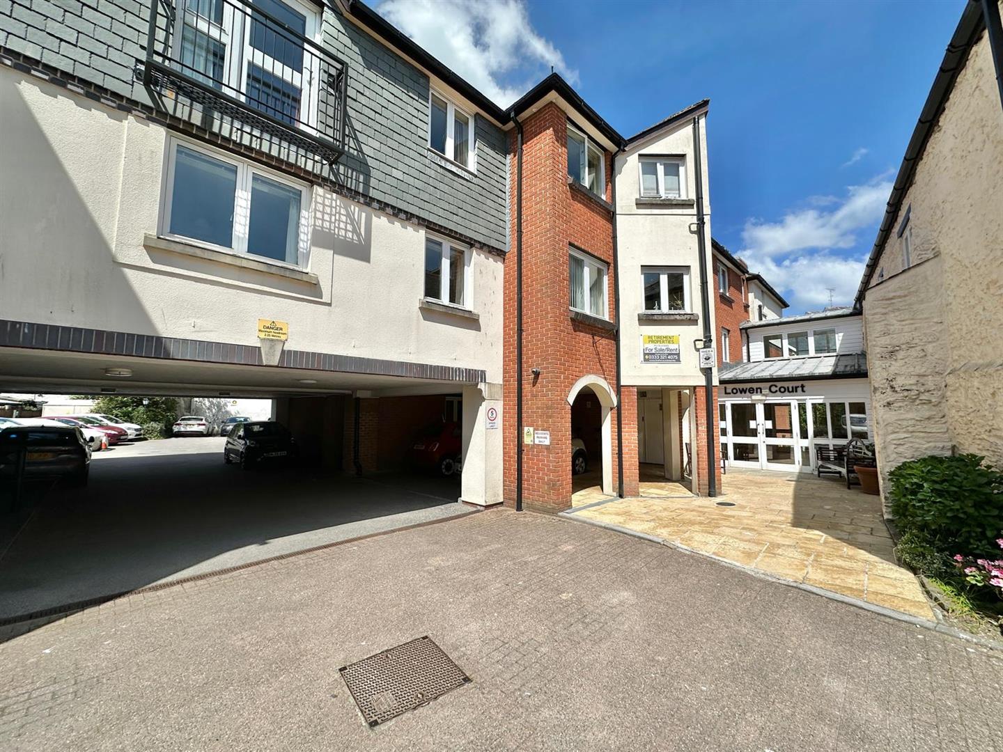2 bed property in Quay Street, Truro
